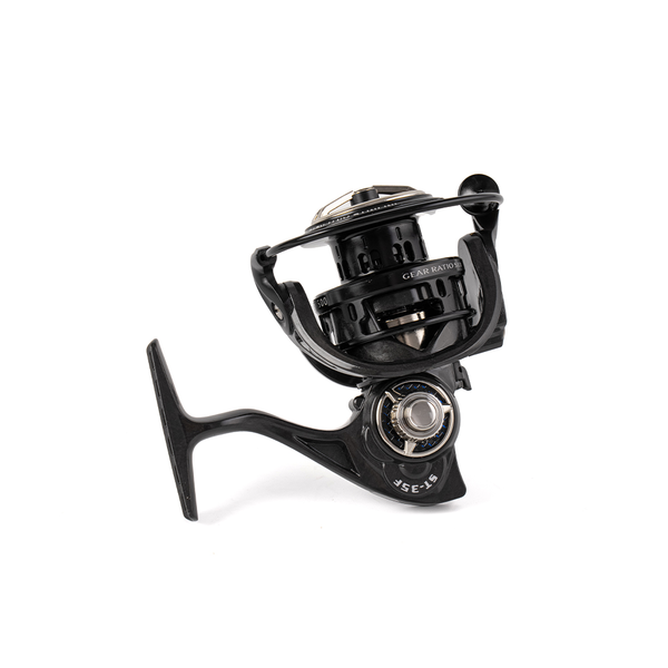 Stainless steel spindle spinning reel
