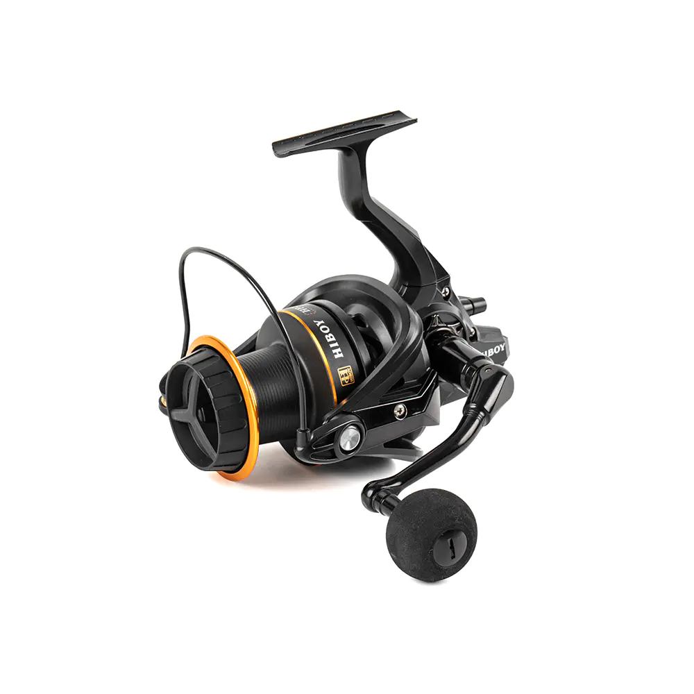 How does the handle design of a fishing reel affect its comfort?