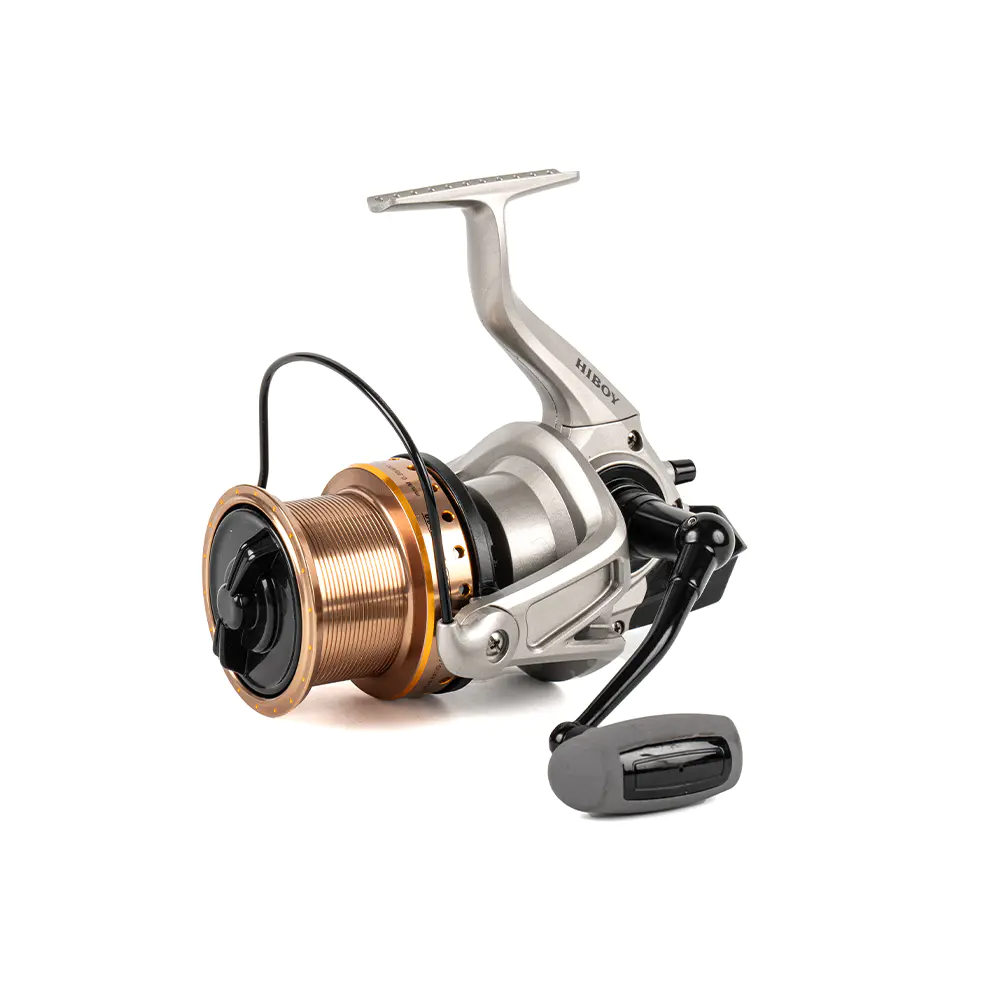 What are the key design features that differentiate a long cast reel from a standard fishing reel?